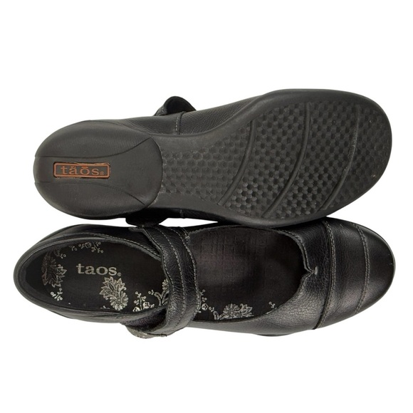 Taos Women’s Mary Janes. Size 7.5 - Picture 9 of 16